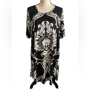 Women’s Amazon black and white casual dress plus size 1XL pockets